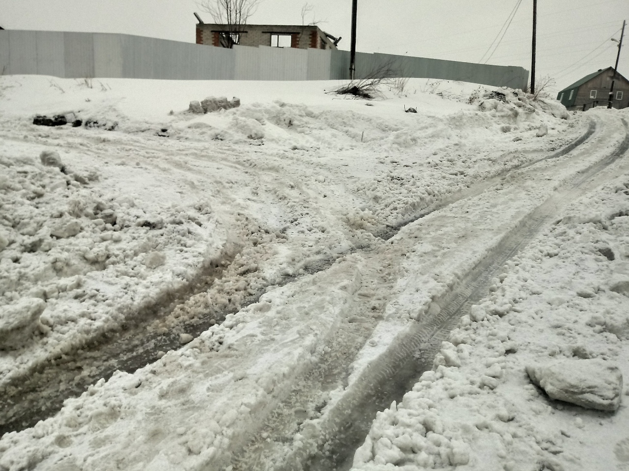 Неочищенные дороги от снега