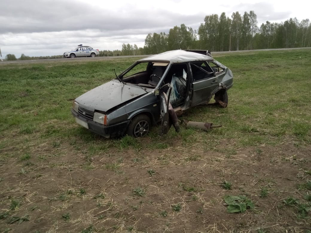 Машину томская область. ДТП Камаевка Первомайск. Девятка съехала в на поле.