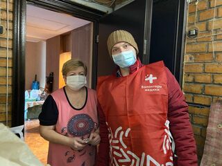  Активисты ОНФ и волонтеры помогают пожилым томичам с доставкой продуктов и лекарств