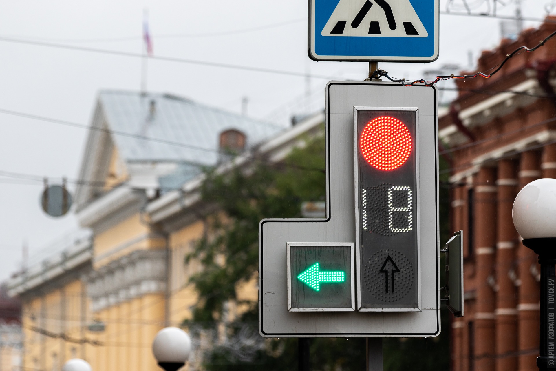 К началу учебного года власти Томска установят 19 светофоров рядом со школами и детскими садами