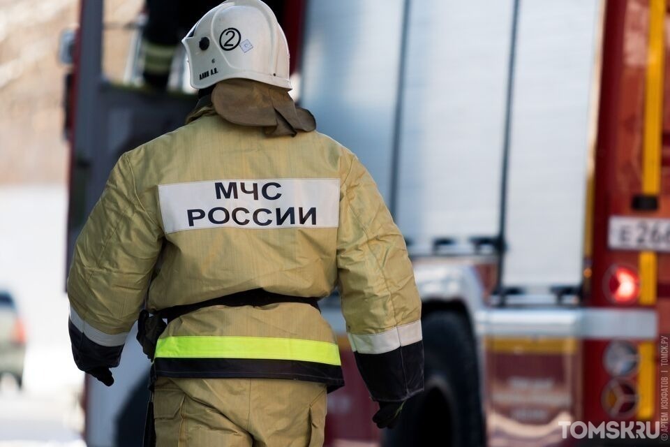 Два жителя Томской области отравились угарным газом при пожаре