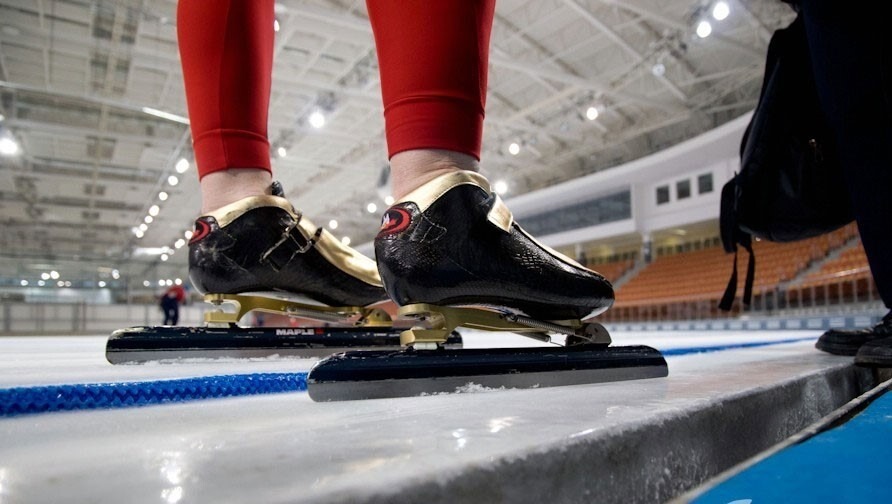 Конькобежцы из Томской области выиграли золото и серебро на соревнованиях в Сибири