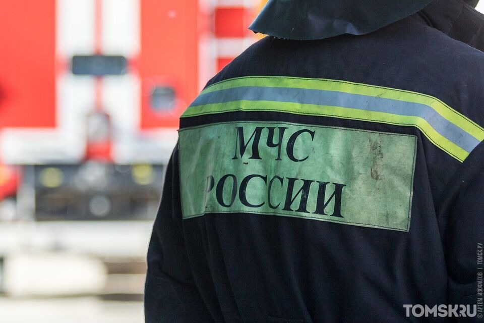 В Томске загорелось похоронное бюро «Акрополь»