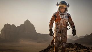 Между черных дыр и картофелем на Марсе: фильмы о космических первопроходцах