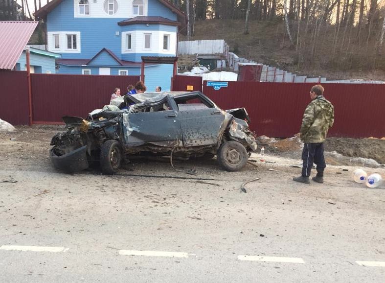 Два человека пострадали в аварии под Томском