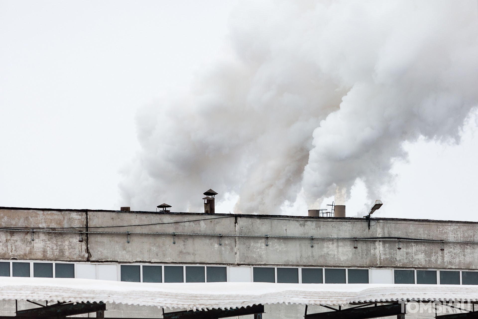 Томские ученые создали уничтожающий вредные выбросы материал