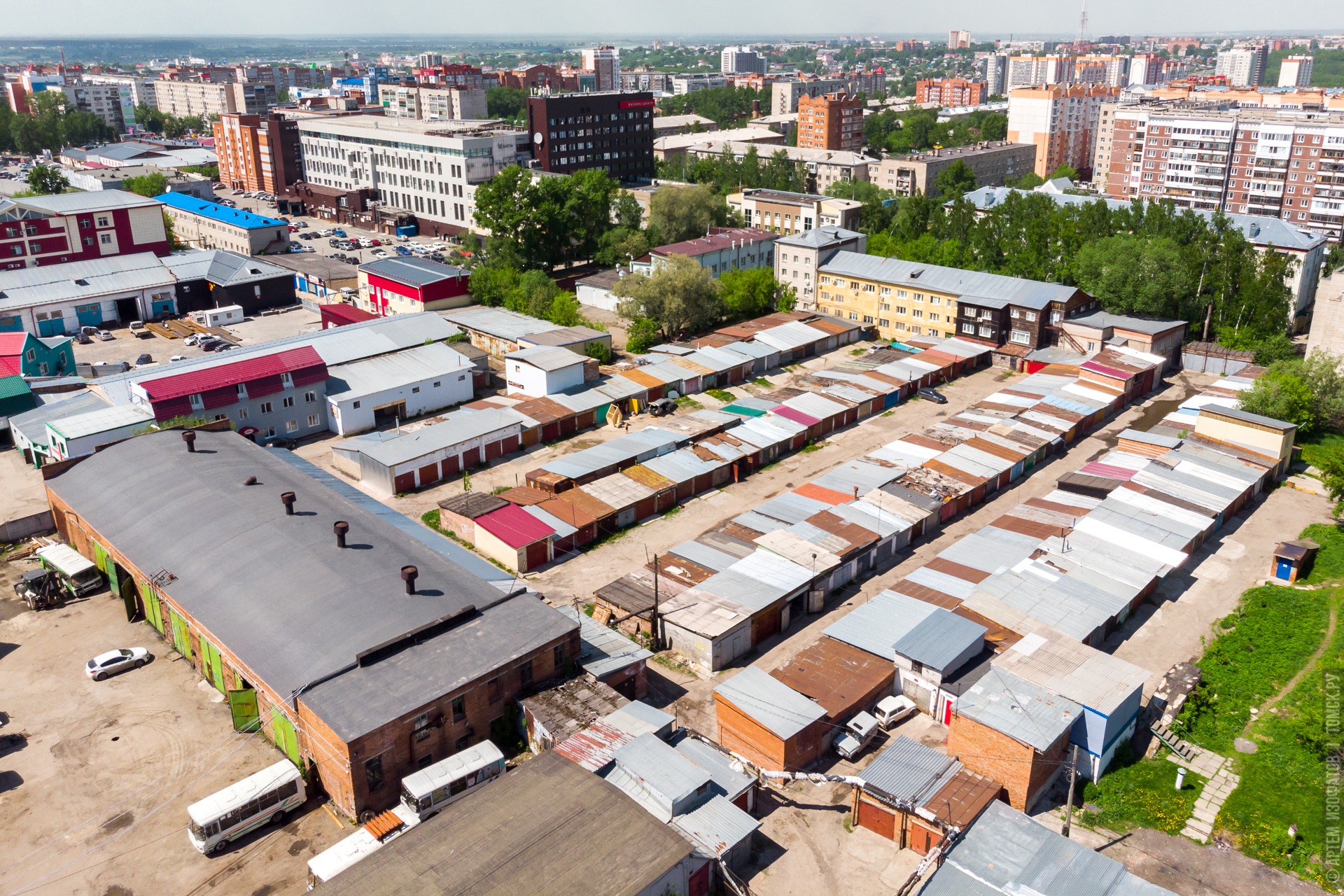 Спрос на аренду гаражей в Томске вырос на 21%