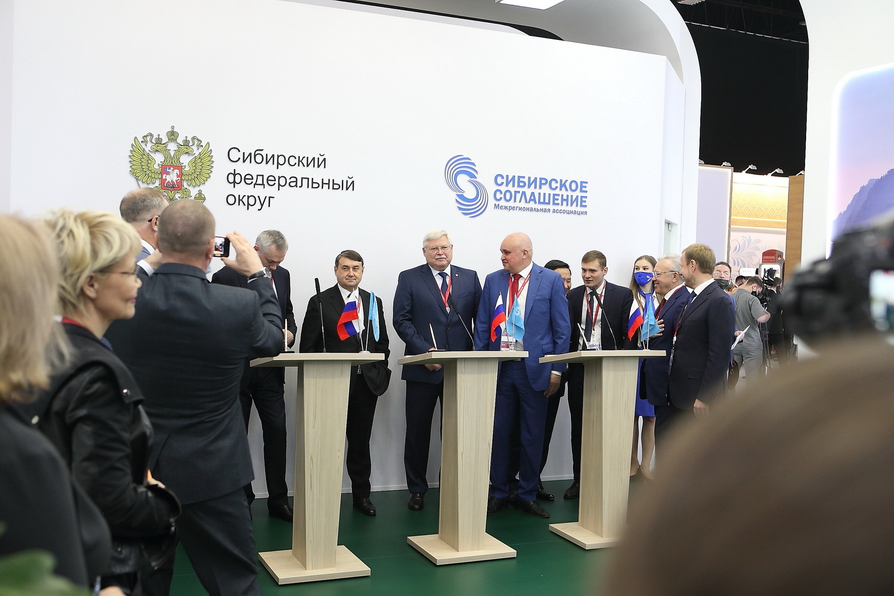 Делегация Томской области завершила работу на Петербургском международном экономическом форуме