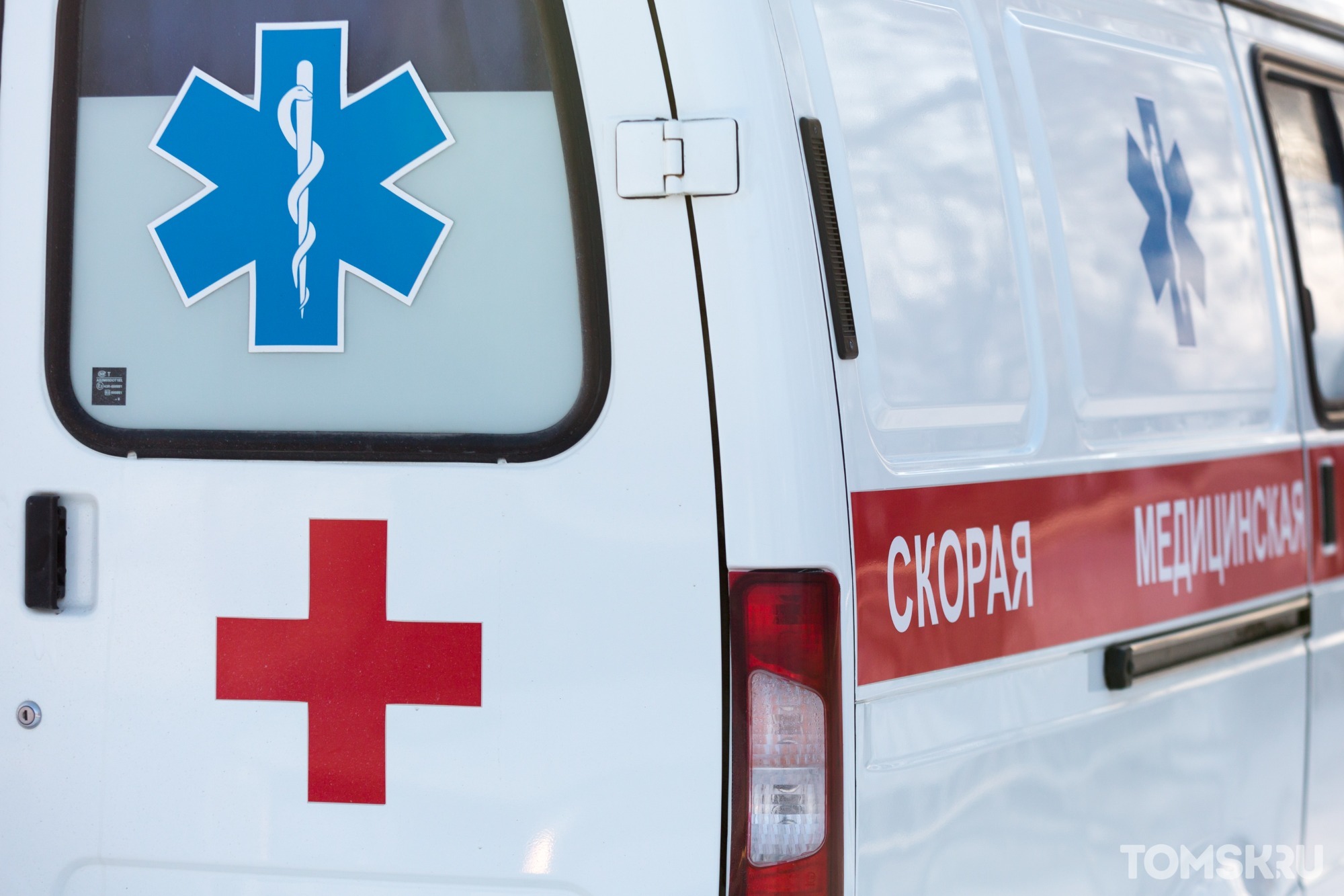 Маршрутный автобус сбил мужчину в центре Томска