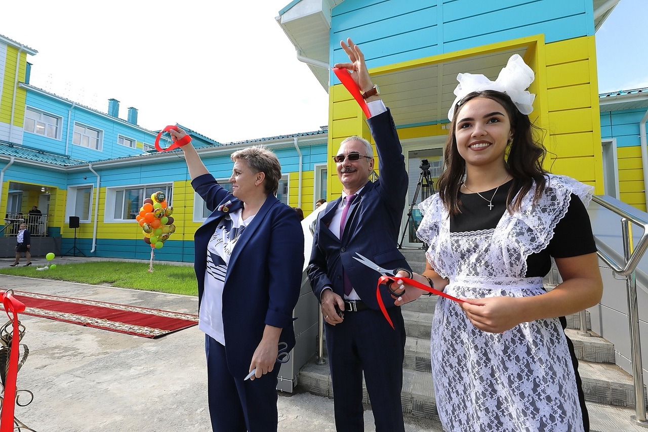 Белоярская школа открыла свои двери для 708 учеников после капитального ремонта