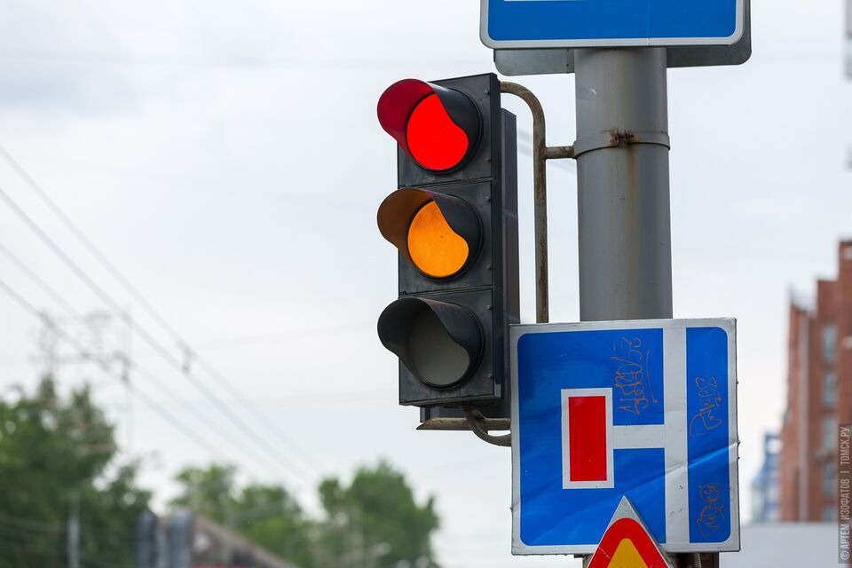 Безопасный переход: в Томске на Клюева появились дополнительные светофоры