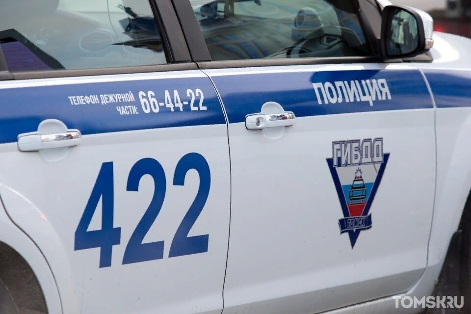 Две иномарки столкнулись на улице Снежной в Томске