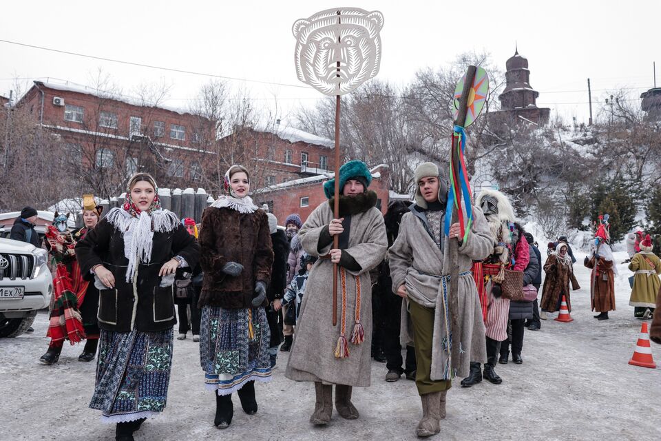 «С медведем по соседям»: в Томске прошло первое масштабное святочное шествие с колядками