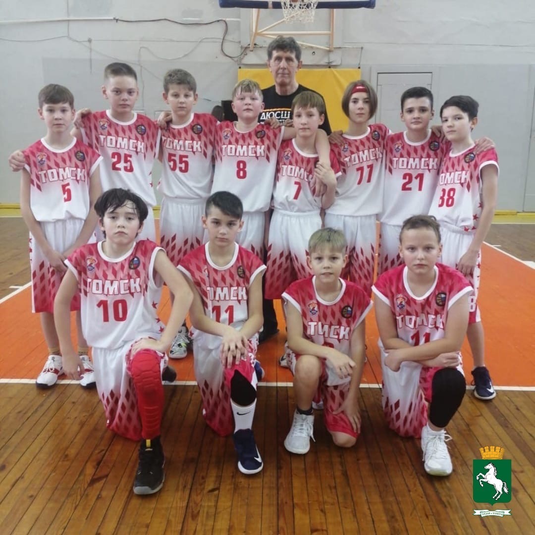Юные томские баскетболисты взяли серебро турнира в Новосибирске