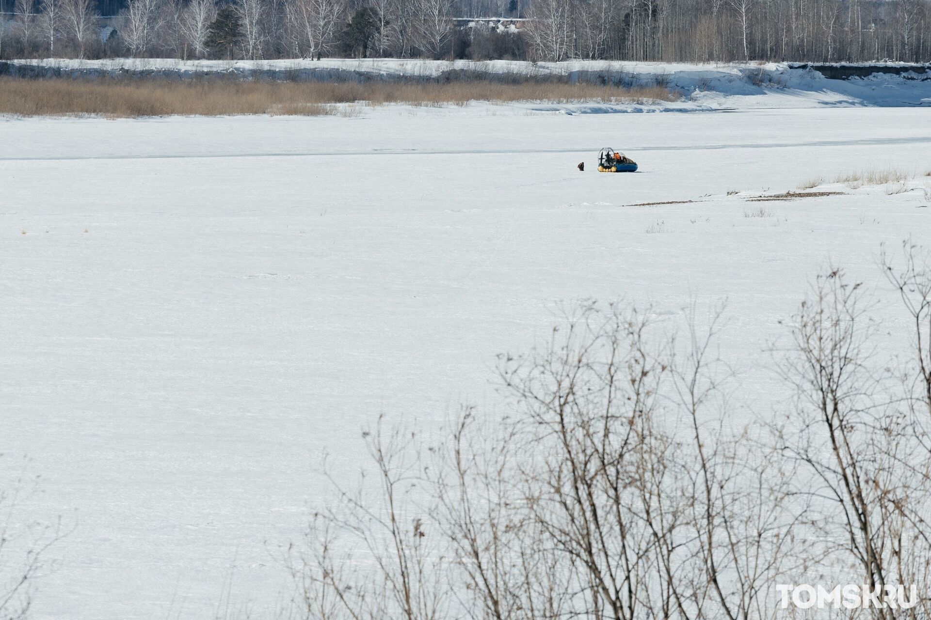 Новости томск река. Светлая протока Томской области. Рыбалка в Батурино Томская область. Д Чижово Собинский район Толгина льда на реке. Ледорезные работы на реках.