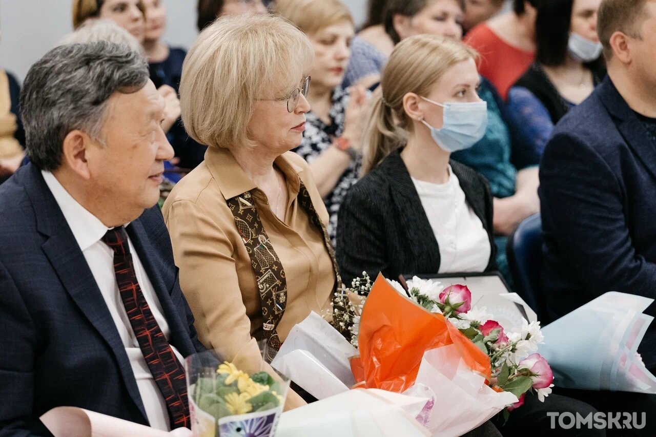 «Будем жить!»: в Томске наградили лауреатов всероссийской премии за вклад в борьбу с онкологией