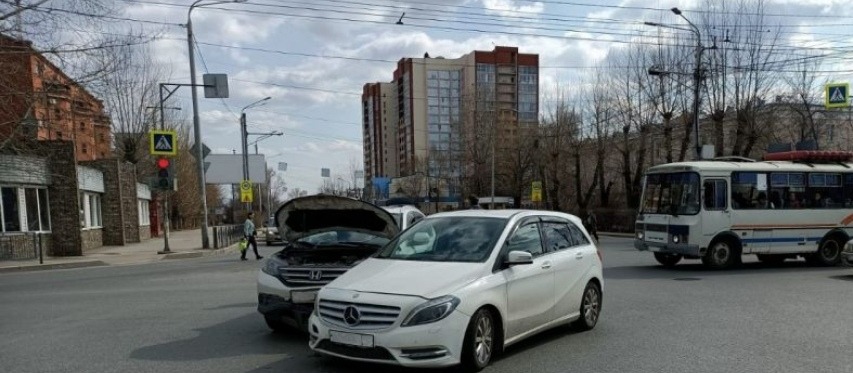 Молодой водитель попал в больницу после ДТП в Томске