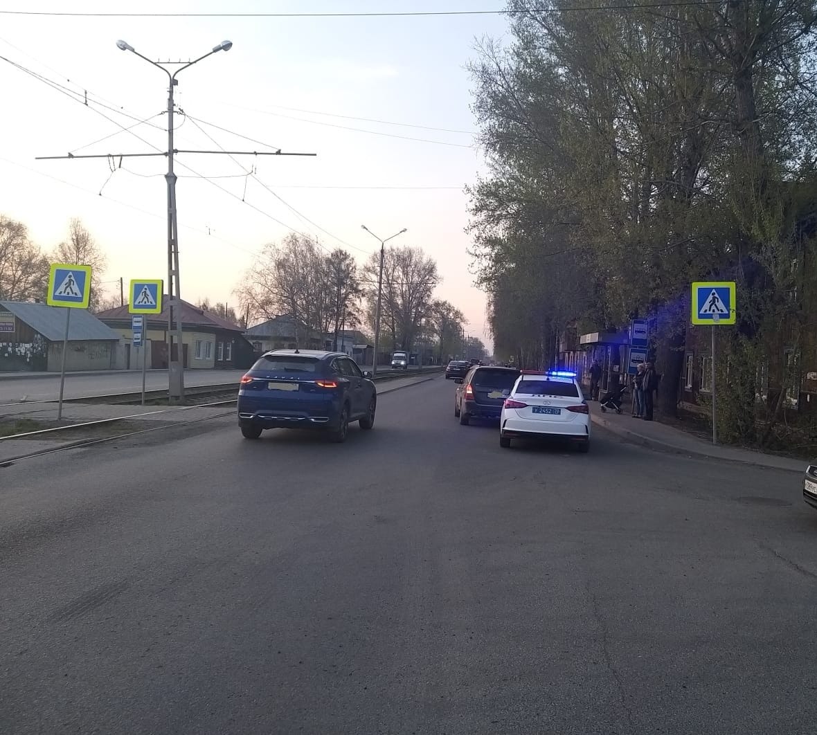 В Томске иномарка врезалась в коляску с ребенком на переходе