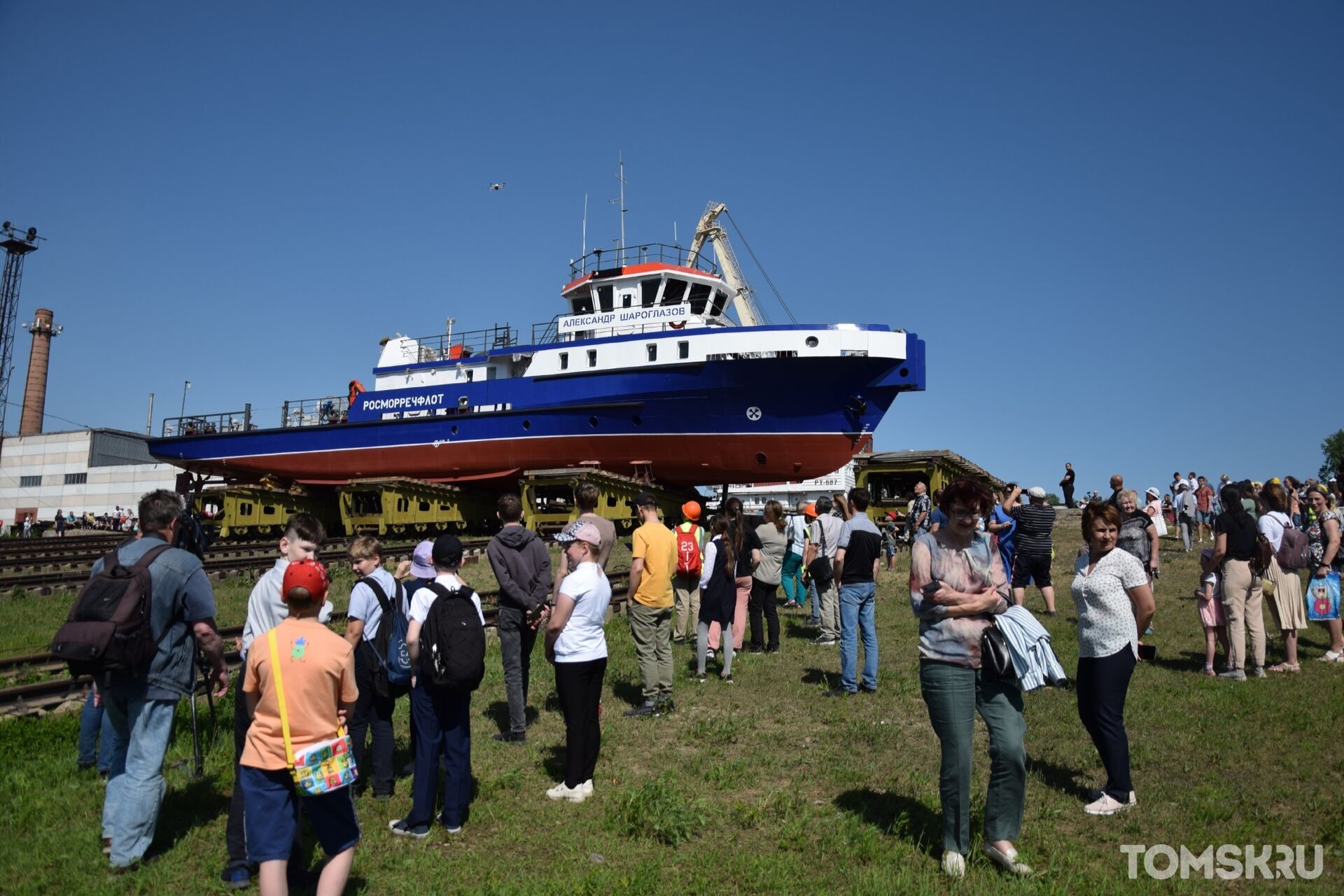 В поселке Самусь сорвался спуск на воду теплохода | 25.05.2022 | Томск -  БезФормата