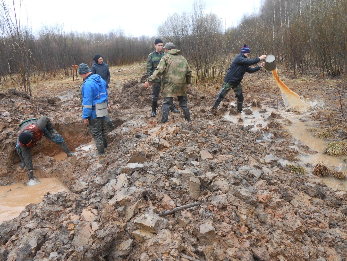 Нашли в новгородской. Школьный поисковый отряд Прометей. Школьный поисковый отряд Прометей спортзал. Томские поисковики готовятся к экспедициям в августе.