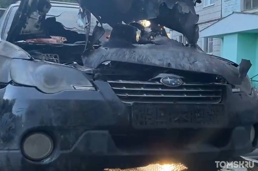Полиция задержала подозреваемых и заказчика поджога машины во дворе на Интернационалистов