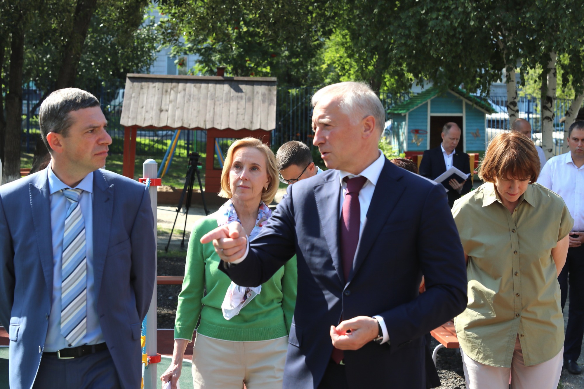 Глава региона Владимир Мазур поручил спроектировать дорогу к будущей школе в Зеленых горках
