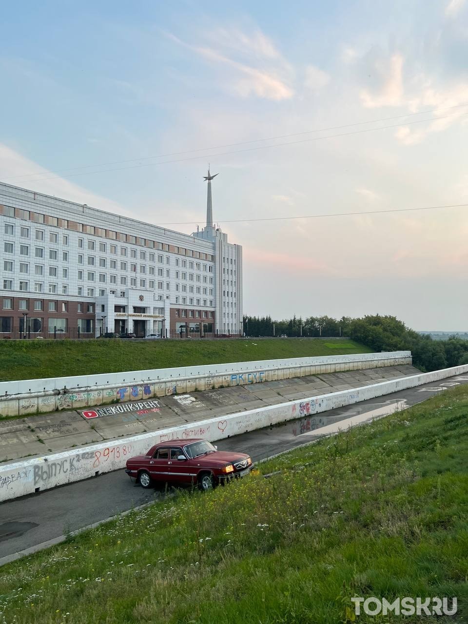 Мастера томской парковки: общая автомобильная карма и опасные трюки |  09.08.2022 | Томск - БезФормата