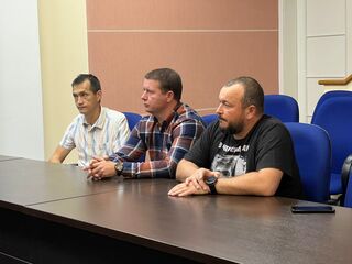 Группа медиков из Каргаска в течение месяца будет помогать больным и раненным в Светлогорской больнице ДНР