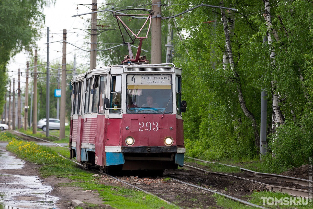Трамвай загорелся на улице Розы Люксембург в Томске