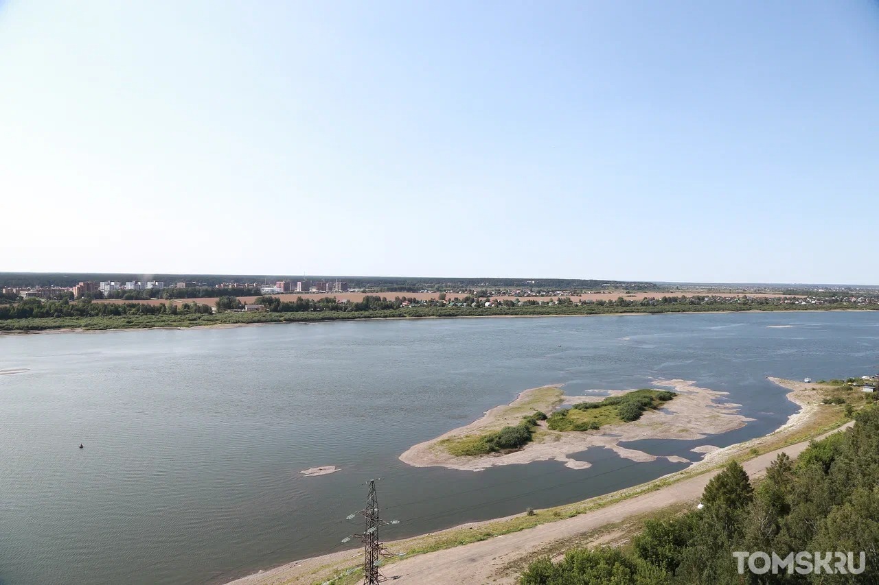 «Река стала похожа на тягучий мазут»: Росприроднадзор ищет виновных в сливе нефтепродуктов в Томь