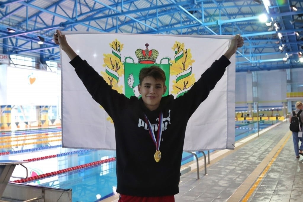Пловец из Северска победил на чемпионате России по спорту глухих