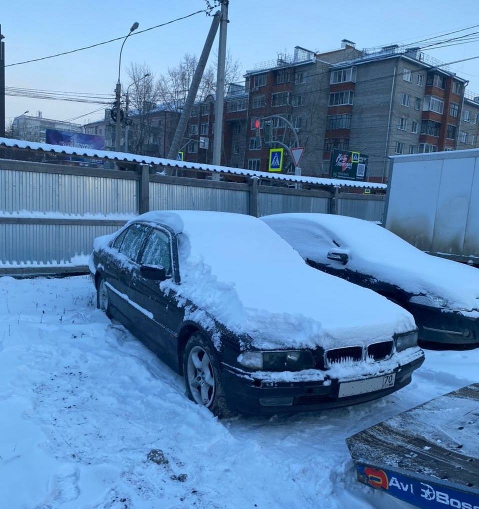 Томские приставы изъяли у должницы 4-х тонный бронированный BMW |  02.12.2022 | Томск - БезФормата