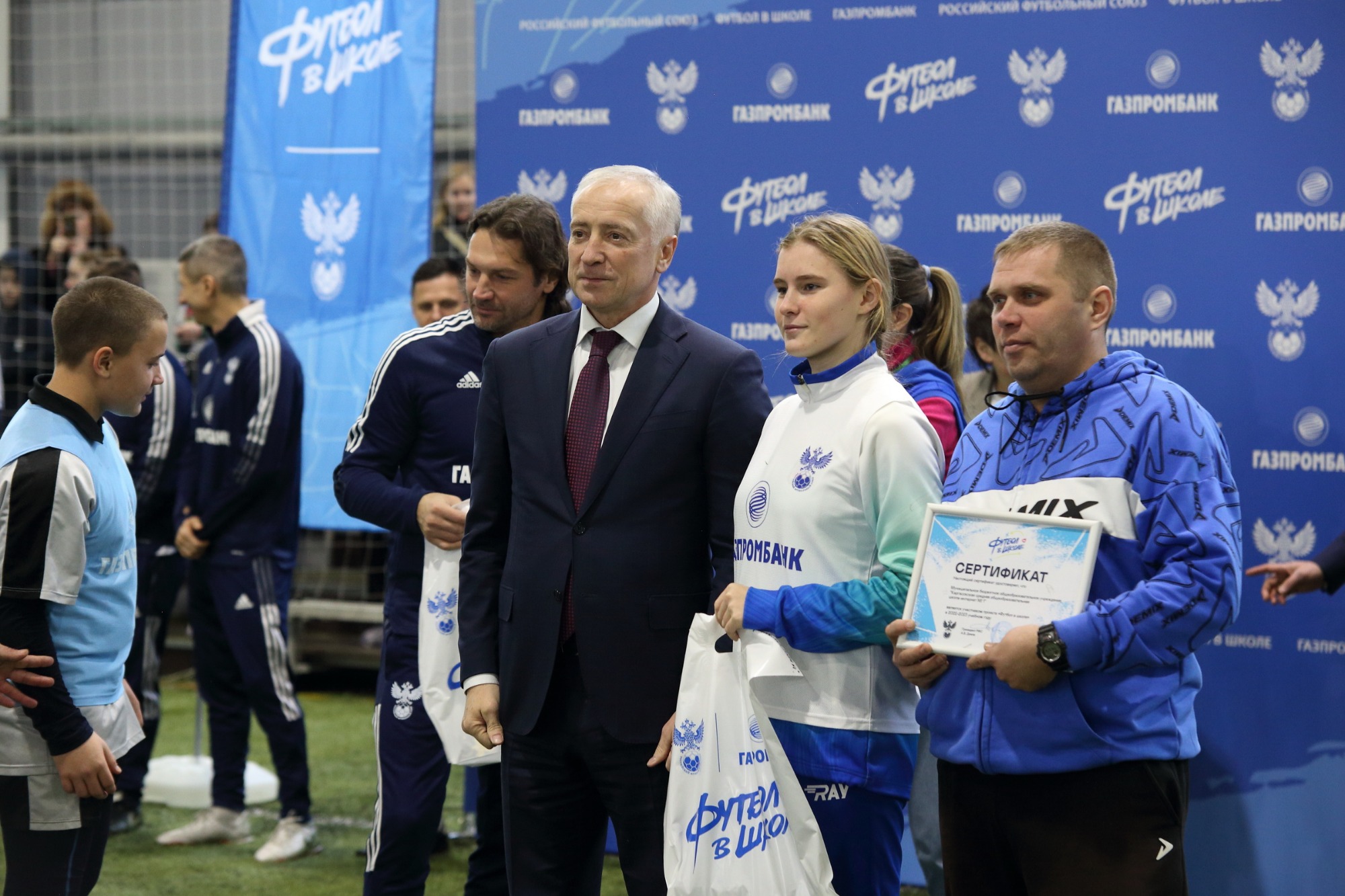 Томский губернатор открыл детский футбольный фестиваль в рамках проекта Российского футбольного союза