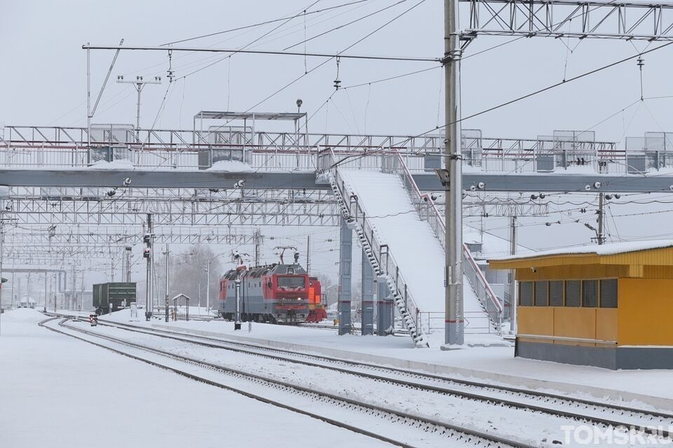 Замена светофоров и восстановление заграждений: томские железнодорожники провели ремонт переездов