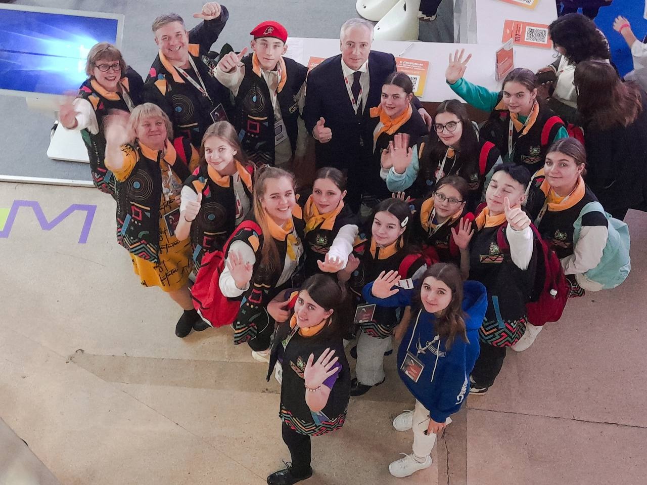 Владимир Мазур встретился в Москве с томскими делегатами съезда Российского движения детей и молодежи
