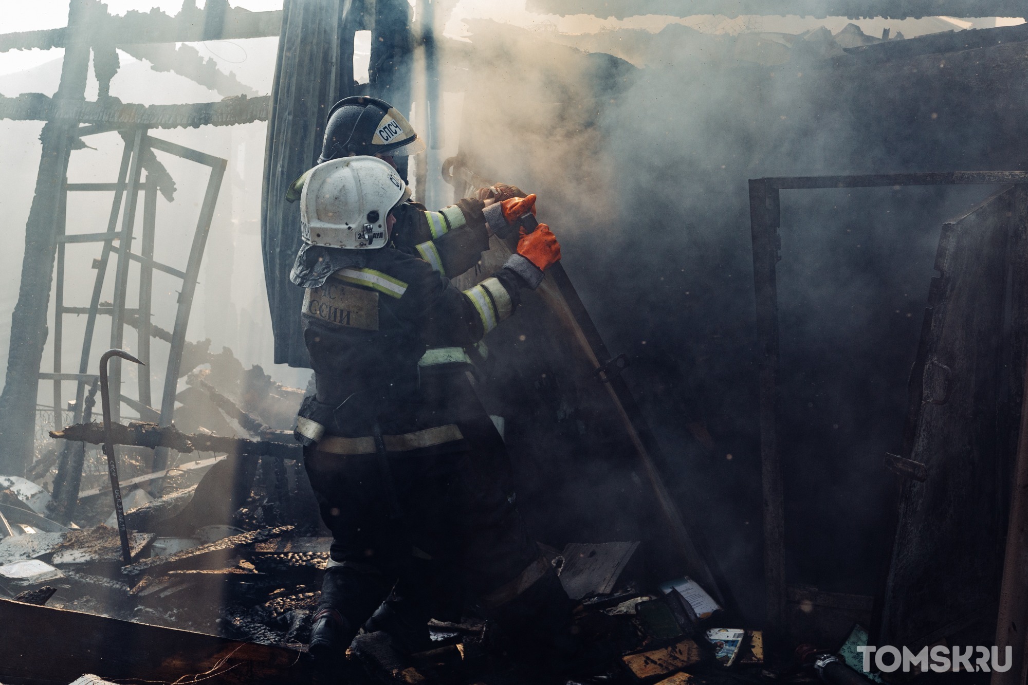 В Колпашеве двое пострадали в пожаре из-за непотушенной сигареты