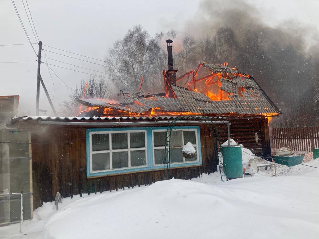 87-летняя женщина погибла во время пожара в Томском районе