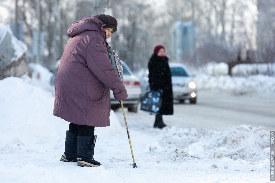 В Томской области больше 40 одиноких пенсионеров живут в приемных семьях