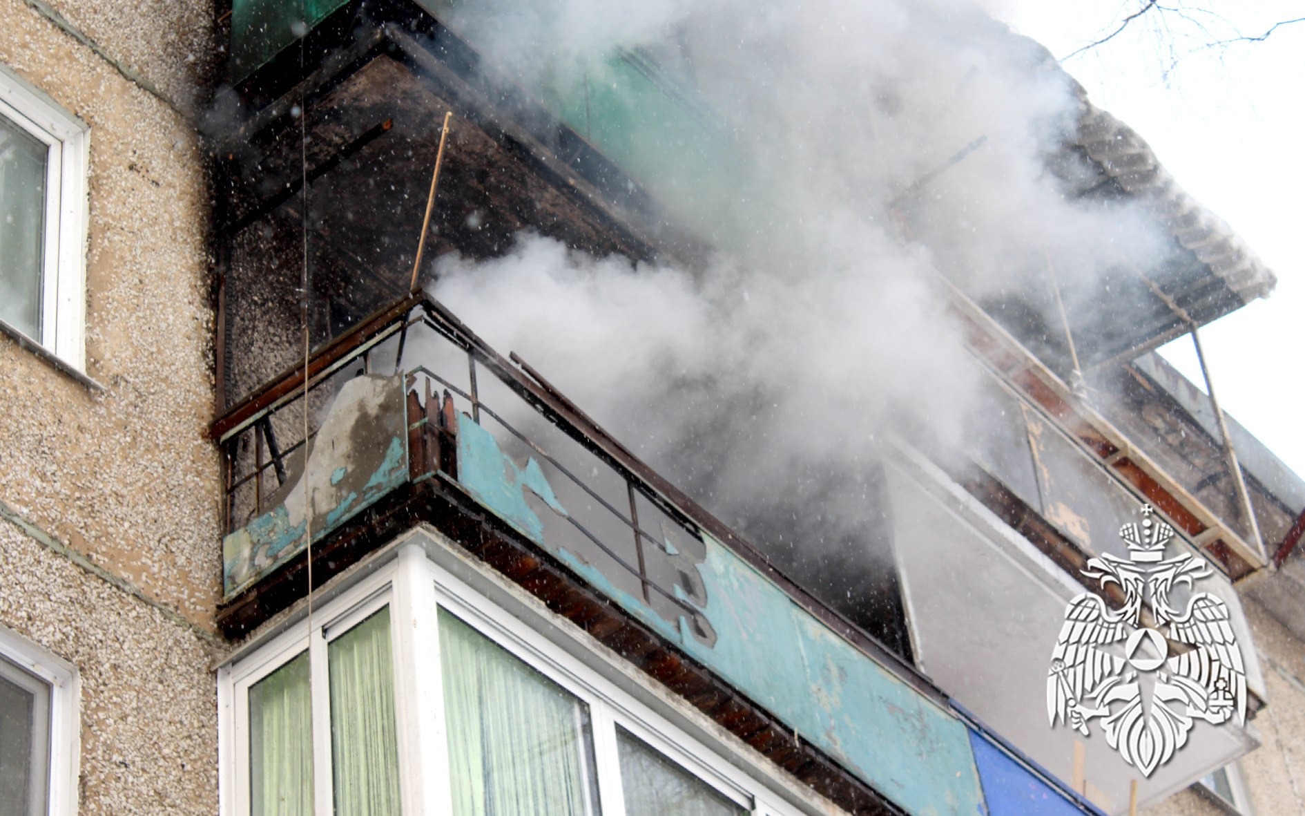 Во время пожара в томской многоэтажке эвакуировались 15 человек