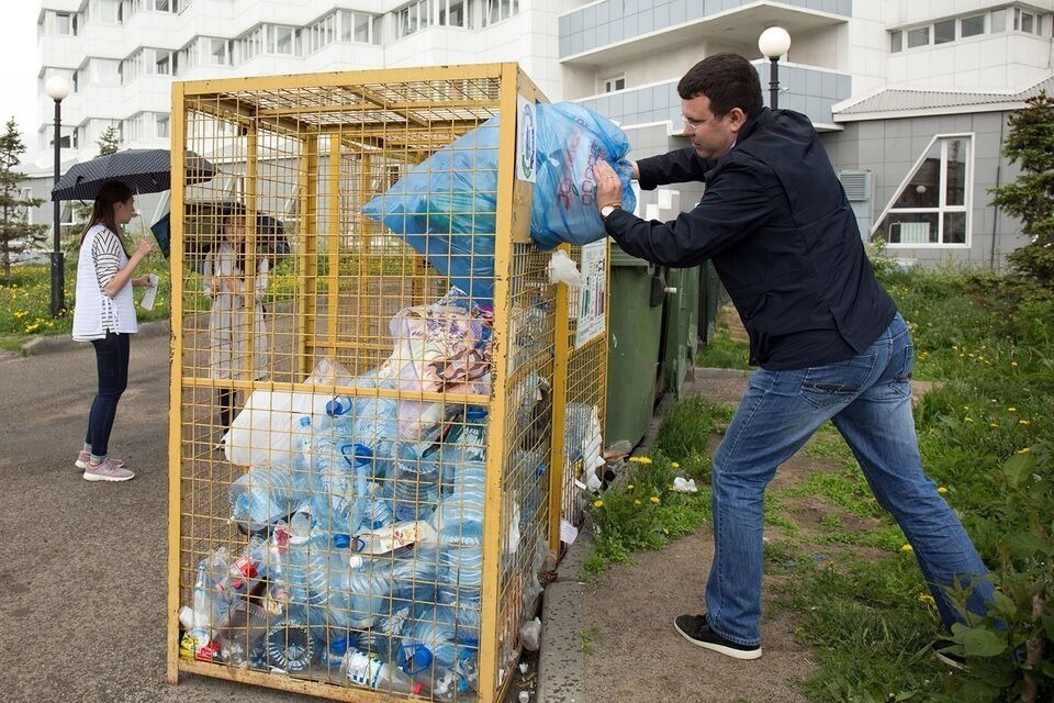«Чистый мир» сообщил о повреждении одной из сеток для раздельного сбора мусора