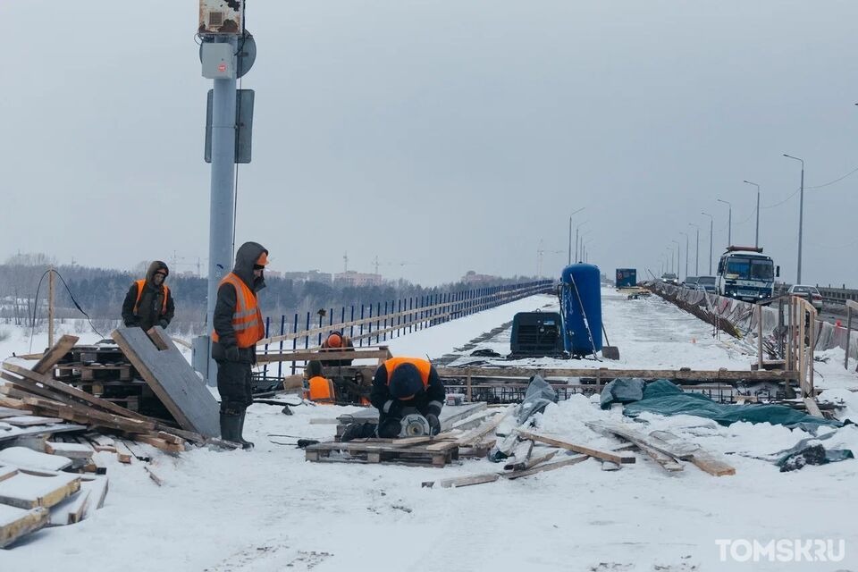 Большегрузам на сутки запретят ездить по Коммунальному мосту Томска