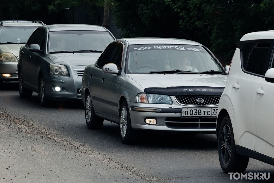 В Томске будут эвакуировать припаркованные авто, мешающие параду