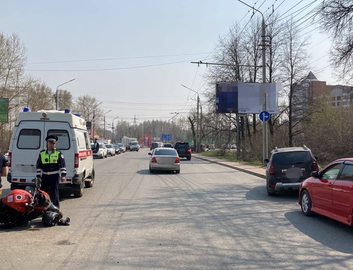 ДТП в центре Томска: мотоциклист столкнулся с легковым автомобилем