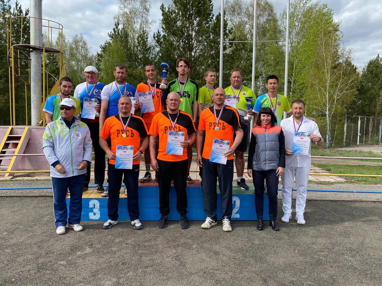 Сборная Томской области победила на чемпионате Сибири по городошному спорту