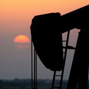 Экспортные пошлины на нефть будут устанавливаться ежемесячно, сообщил глава Минфина РФ Алексей Кудрин. Ставка экспортной пошлины будет определяться на основе мониторинга нефтяных цен с середины предыдущего месяца до середины текущего месяца.