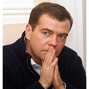 Реализация антикризисной программы в России идет медленнее, чем планировалось, и необходимо ускорить работу, заявил президент РФ Дмитрий Медведев.