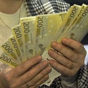 С 17 января в Словакии полностью прекратилось хождение национальной валюты. Все расчеты производятся только в евро.