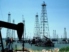 ЛУКОЙЛ увеличивает объемы торговли нефтепродуктами на Санкт-Петербургской Международной Товарно-сырьевой Бирже.