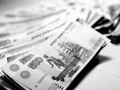 Российские власти решили иным образом распределить деньги в следующем году: вместо запланированных ранее 250 млрд руб на господдержку банков будет выделено лишь 100 млрд руб.